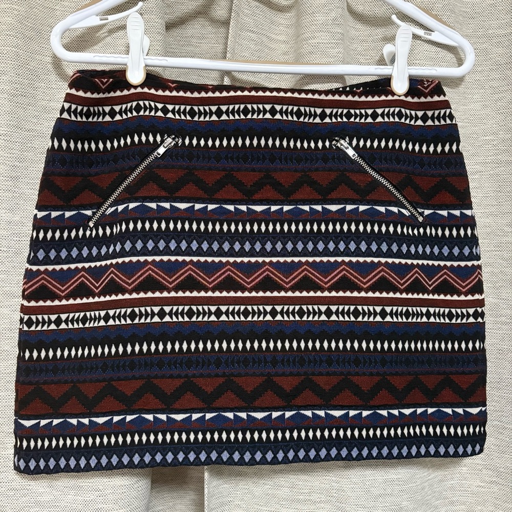 H&M Red and Blue Patterned Mini Skirt